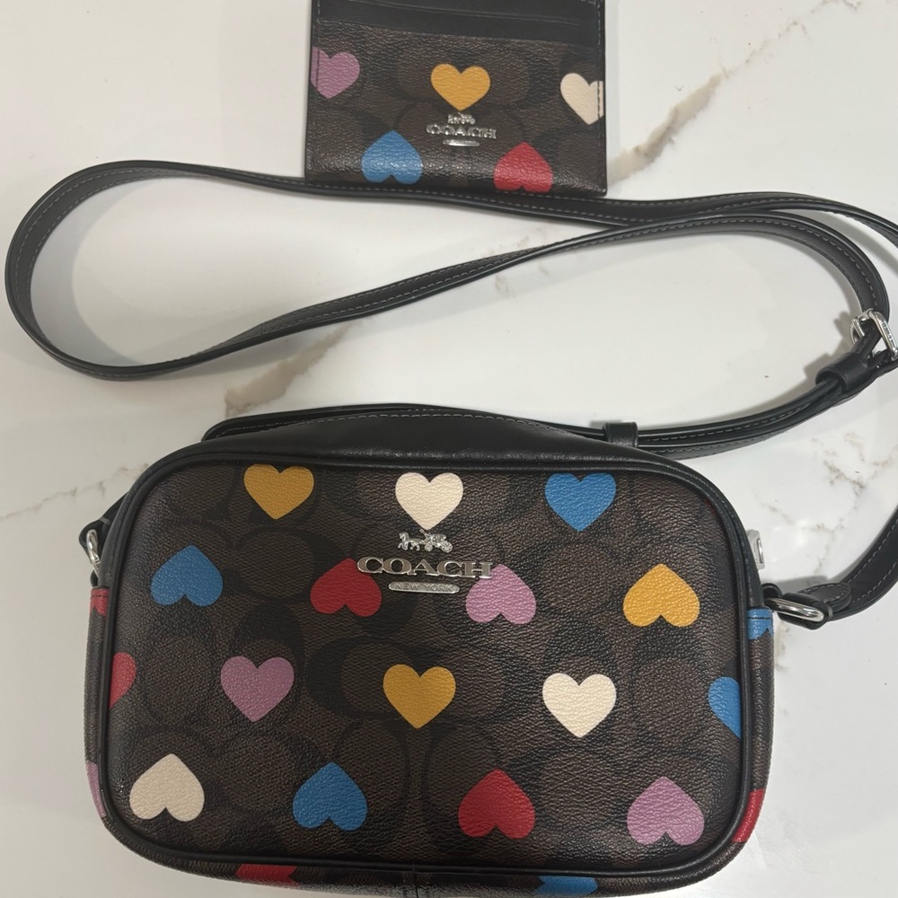 Coach Shoulder Bag Brown Multi
Mini Jamie Signature Canvas
Heart Print & Wallet